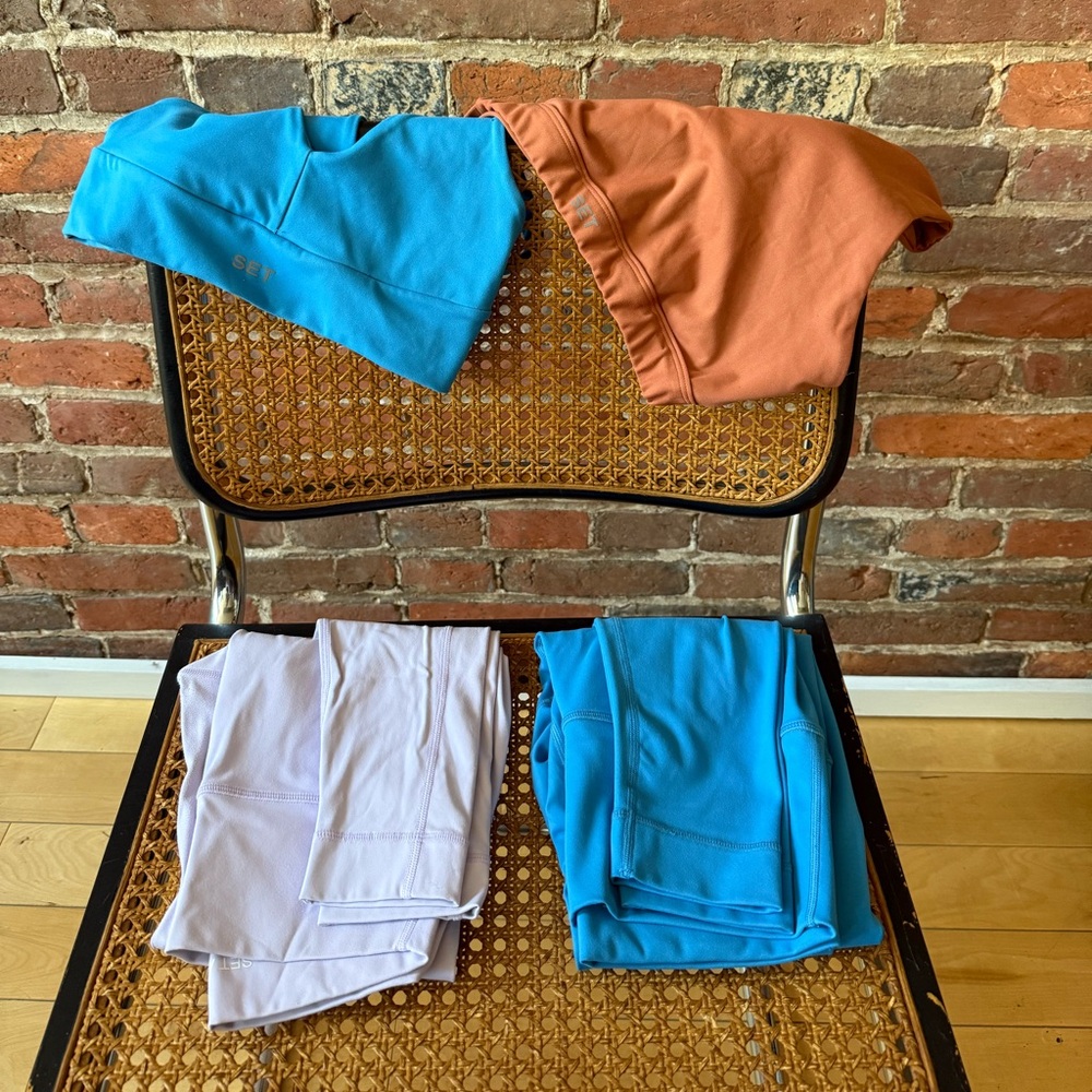 Set Active Bundle! All size S. Two tops, two bottoms.